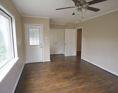 3309 Lawrence Street - Photo Thumbnail 7