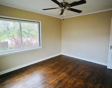 3309 Lawrence Street - Photo Thumbnail 9