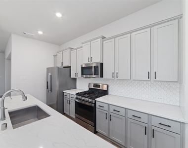 720 Lake Lacosta Drive - Photo Thumbnail 15