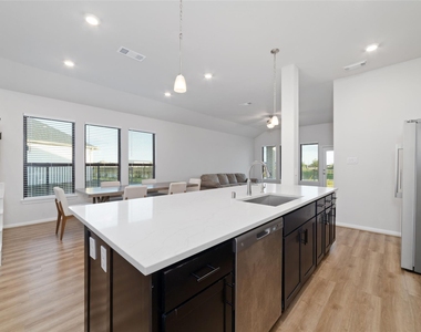 720 Lake Lacosta Drive - Photo Thumbnail 8