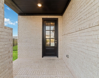 720 Lake Lacosta Drive - Photo Thumbnail 2