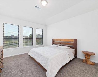 720 Lake Lacosta Drive - Photo Thumbnail 18