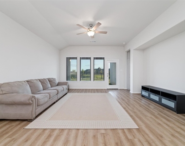720 Lake Lacosta Drive - Photo Thumbnail 12