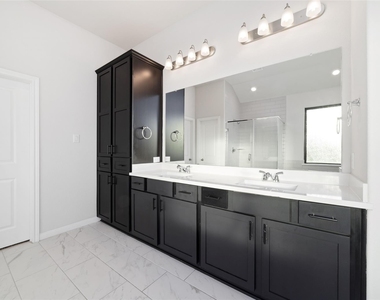 720 Lake Lacosta Drive - Photo Thumbnail 20