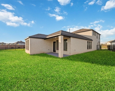 720 Lake Lacosta Drive - Photo Thumbnail 32