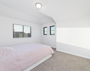 720 Lake Lacosta Drive - Photo Thumbnail 29
