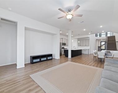 720 Lake Lacosta Drive - Photo Thumbnail 7