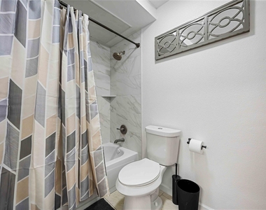 3231 Allen Parkway - Photo Thumbnail 10