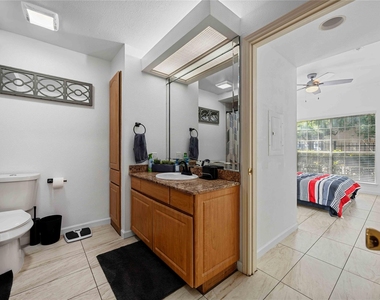 3231 Allen Parkway - Photo Thumbnail 9