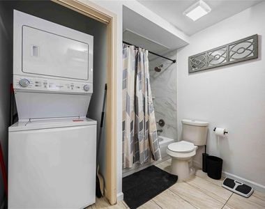 3231 Allen Parkway - Photo Thumbnail 11
