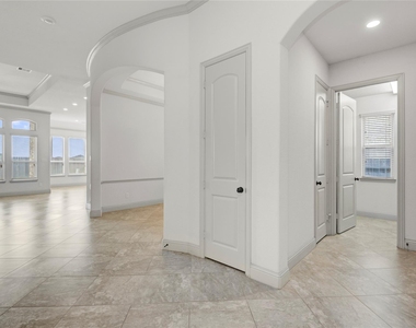 1644 Longwood Glen Lane - Photo Thumbnail 13