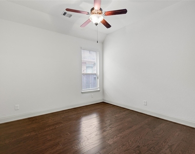 1644 Longwood Glen Lane - Photo Thumbnail 11