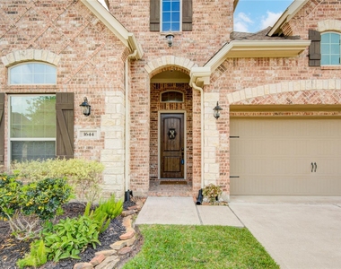 1644 Longwood Glen Lane - Photo Thumbnail 4