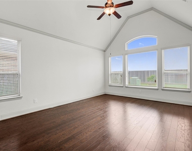 1644 Longwood Glen Lane - Photo Thumbnail 32
