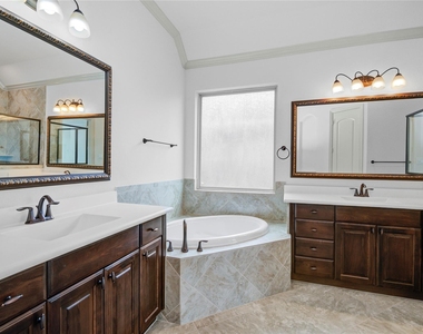 1644 Longwood Glen Lane - Photo Thumbnail 37