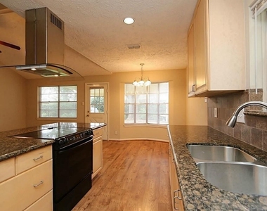 12623 Westella Drive - Photo Thumbnail 5