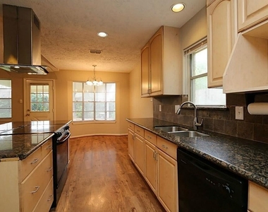 12623 Westella Drive - Photo Thumbnail 4