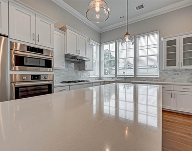 2234 Lou Ellen Lane - Photo Thumbnail 22