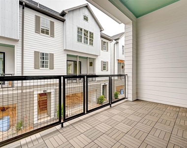 2234 Lou Ellen Lane - Photo Thumbnail 7