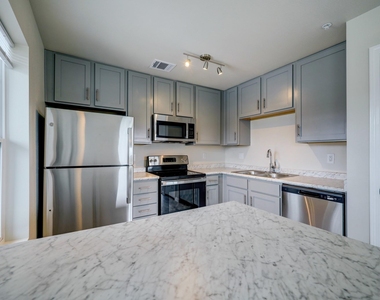155 Plez Morgan Drive - Photo Thumbnail 3