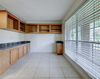 1311 Antoine Drive - Photo Thumbnail 9