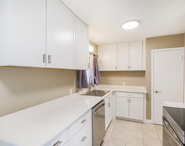 4613 Braeburn Drive - Photo Thumbnail 2