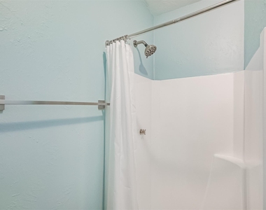 4613 Braeburn Drive - Photo Thumbnail 9