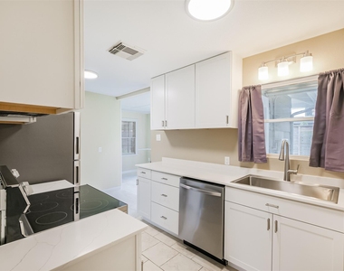 4613 Braeburn Drive - Photo Thumbnail 11