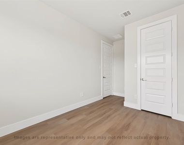 10719 Mason Rd - Photo Thumbnail 3