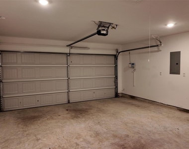 7518 Angels Landing Ln - Photo Thumbnail 20