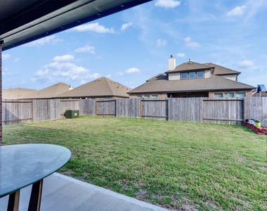 818 Kingwood Drive - Photo Thumbnail 31