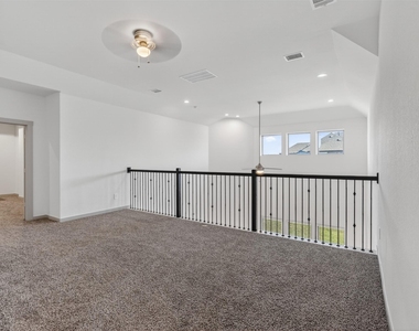 818 Kingwood Drive - Photo Thumbnail 29