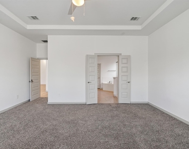 818 Kingwood Drive - Photo Thumbnail 21