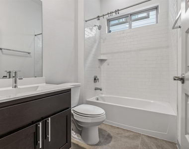 818 Kingwood Drive - Photo Thumbnail 10