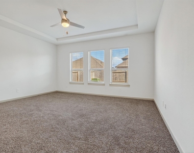818 Kingwood Drive - Photo Thumbnail 20