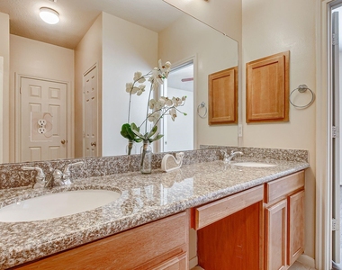 3742 E Ashford Villa Lane - Photo Thumbnail 32