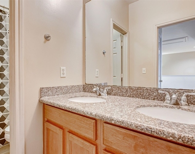 3742 E Ashford Villa Lane - Photo Thumbnail 37