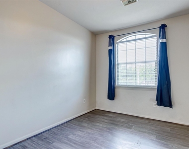 3742 E Ashford Villa Lane - Photo Thumbnail 35