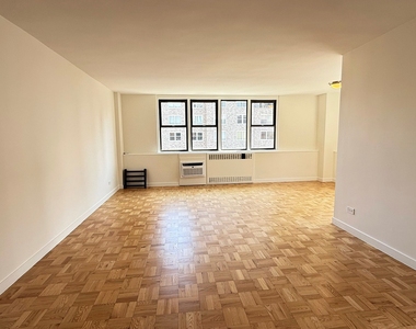 East 79th Street - Photo Thumbnail 1