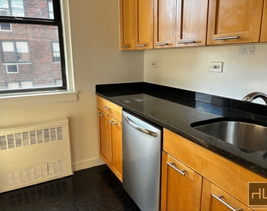 East 79th Street - Photo Thumbnail 10