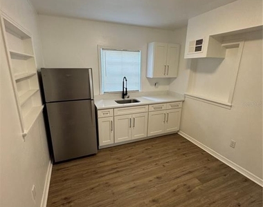 2016 E Clifton Street - Photo Thumbnail 6