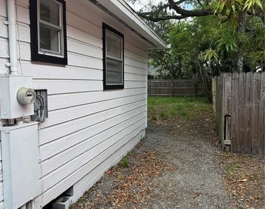 2016 E Clifton Street - Photo Thumbnail 13