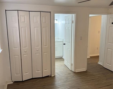 2016 E Clifton Street - Photo Thumbnail 9