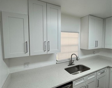 2016 E Clifton Street - Photo Thumbnail 10