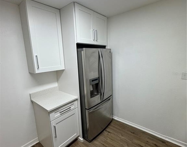 2016 E Clifton Street - Photo Thumbnail 8