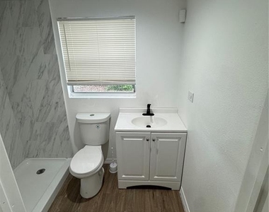 2016 E Clifton Street - Photo Thumbnail 18