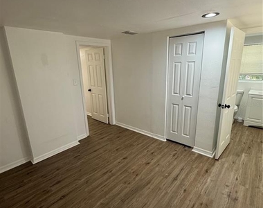 2016 E Clifton Street - Photo Thumbnail 16