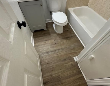 2016 E Clifton Street - Photo Thumbnail 13