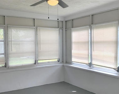 42 Roosevelt Boulevard - Photo Thumbnail 3
