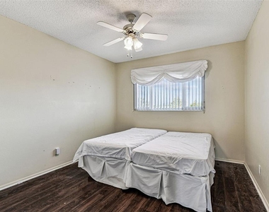 2455 Finlandia Lane - Photo Thumbnail 24